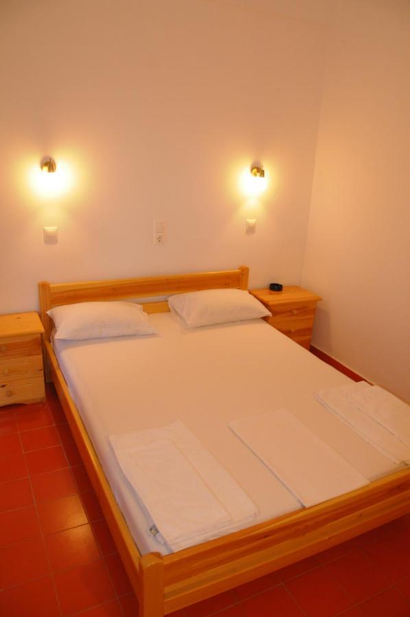 Chalikias Rooms Asprogerakata Exteriör bild