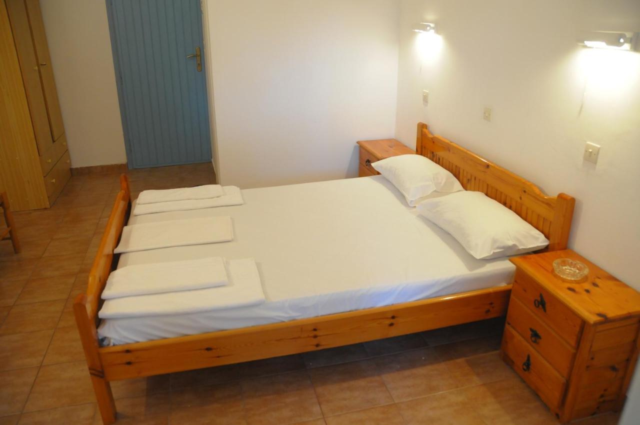Chalikias Rooms Asprogerakata Exteriör bild