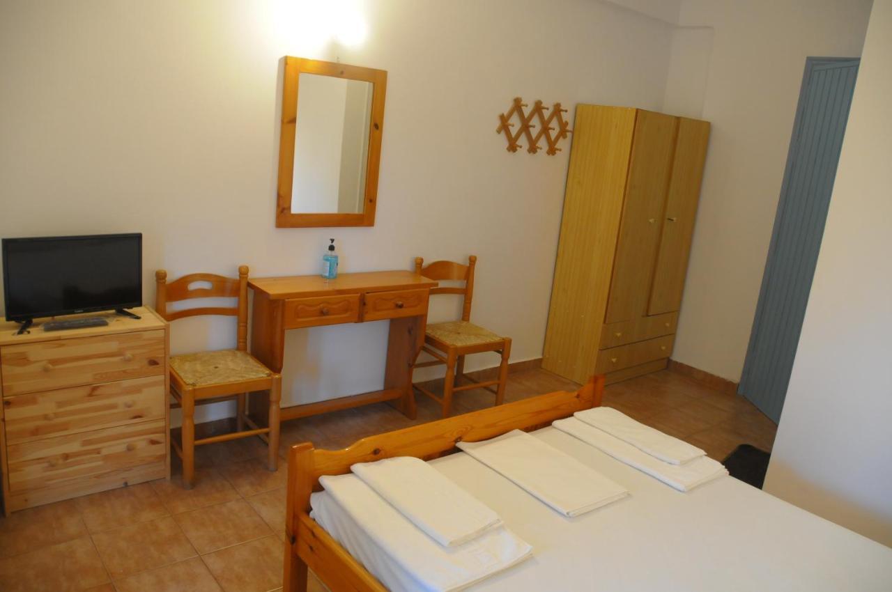 Chalikias Rooms Asprogerakata Exteriör bild