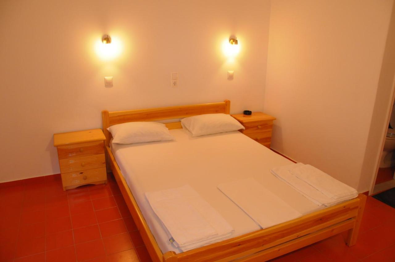 Chalikias Rooms Asprogerakata Exteriör bild