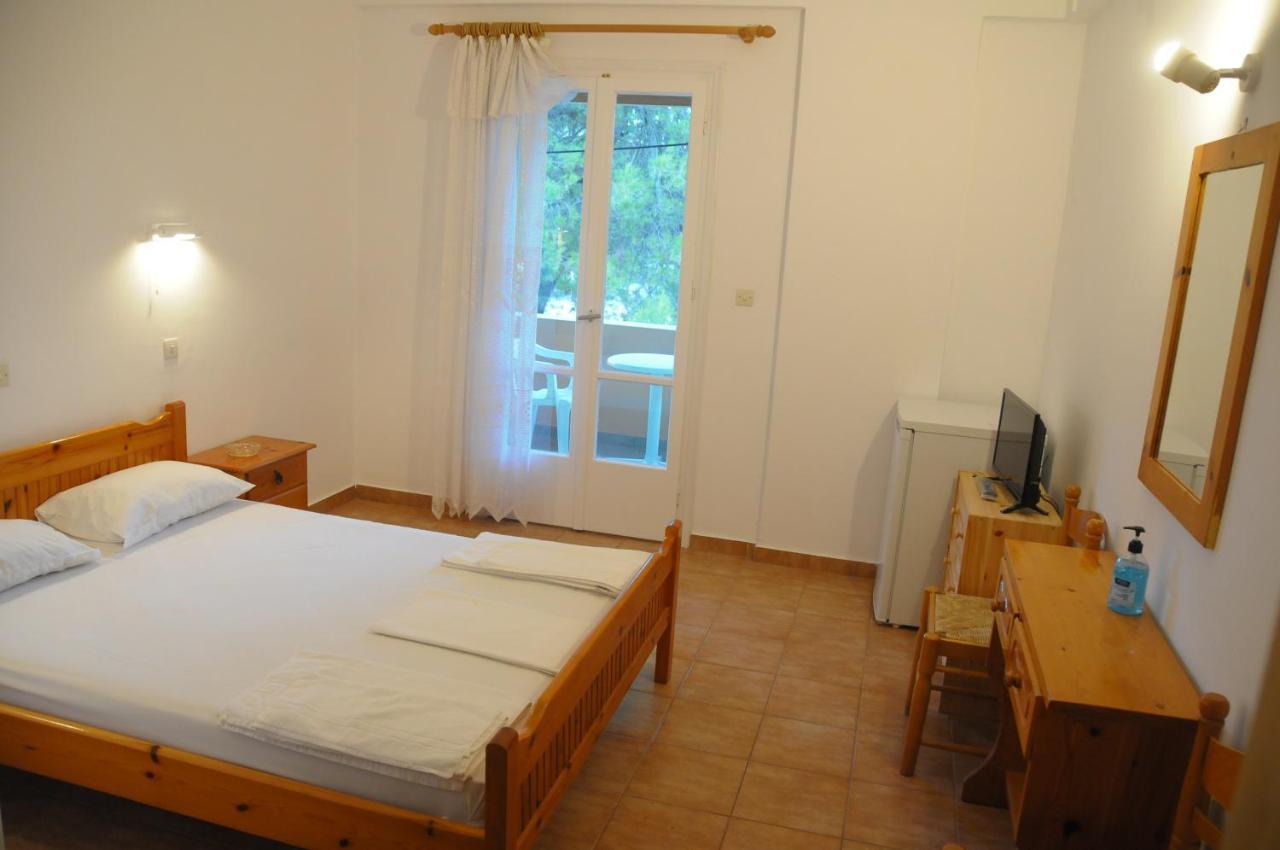 Chalikias Rooms Asprogerakata Exteriör bild